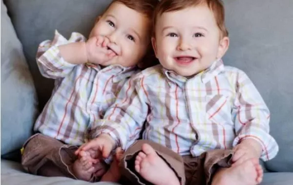 أجمل الإطلالات التي تناسب توأميك