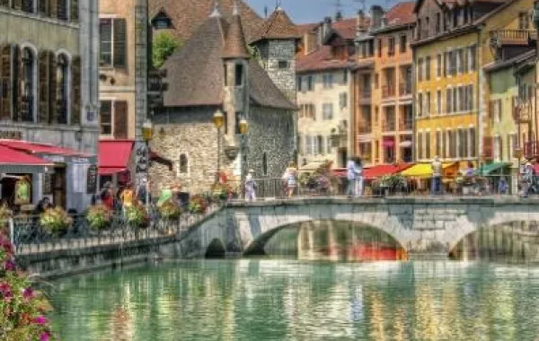 المدن العائمة في صور...