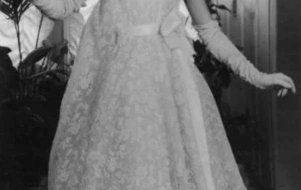 هكذا كانت تصاميم Dior  للعروس قبل سنوات!