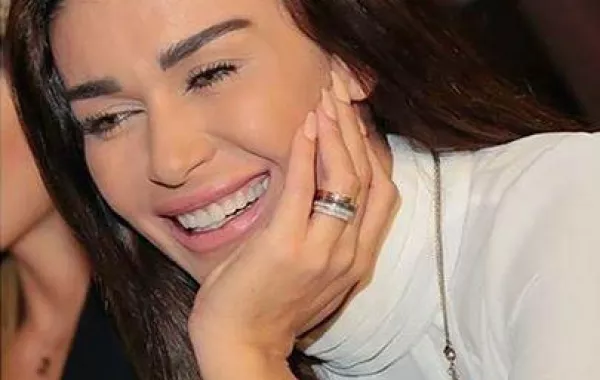 صور من إنستقرام تكشف عن خواتم زفاف النجمات العربيات
