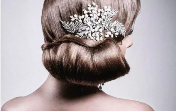 اكسسوارات تزيّن تسريحتك من الخلف