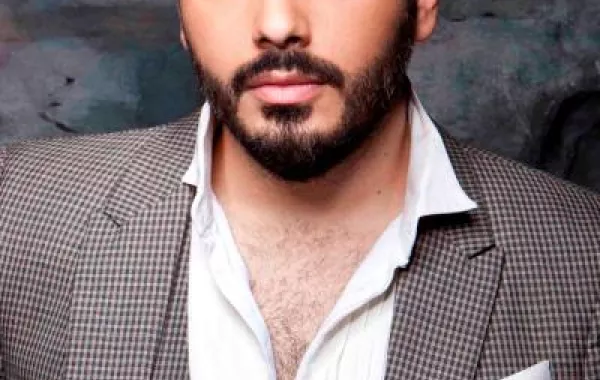 رامي عياش في 15اطلالة أنيقة احتفالاً بعيد ميلاده