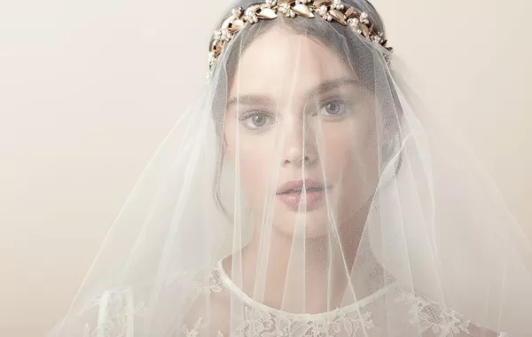 مجوهرات خاصة بالعروس الرومانسية