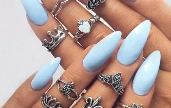 طلاء أظافرك بأجمل ألوانه