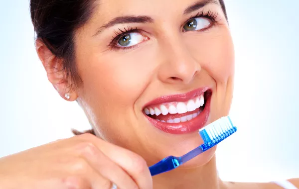 كيف تهتمين بأسنانك بعد سن اليأس؟