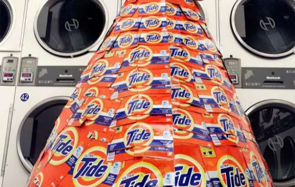 أسوأ وأغرب فساتين الزفاف!