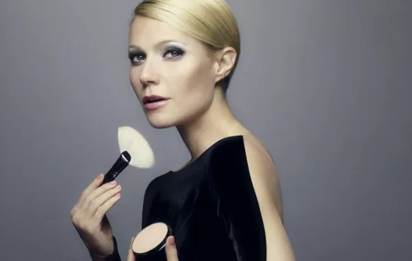 سر تألُّق Gwyneth Paltrow على السجَّادة الحمراء