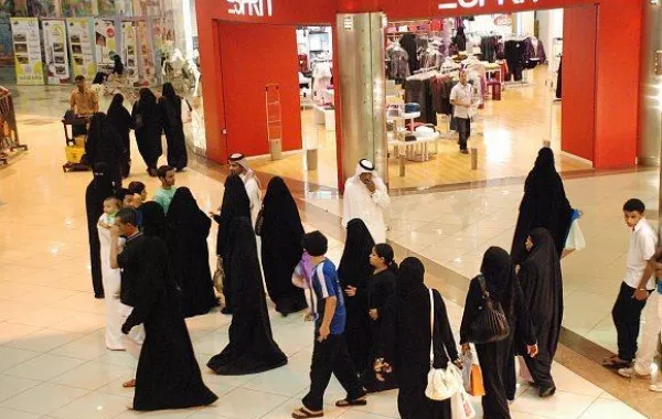 تحذير الأمهات من اختطاف الأطفال في مولات السعودية