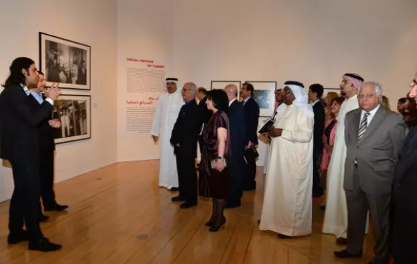 الشيخة مي تفتتح معرض "اسطنبول الحديثة - البحرين"