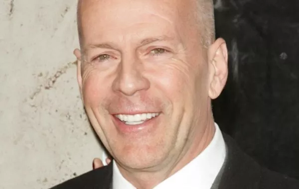 Bruce Willis في فيلم The Prince