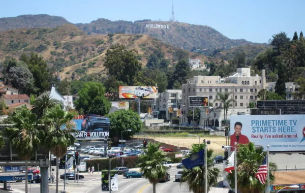 التقي المشاهير في لوس أنجلوس خلال شهر عسلك