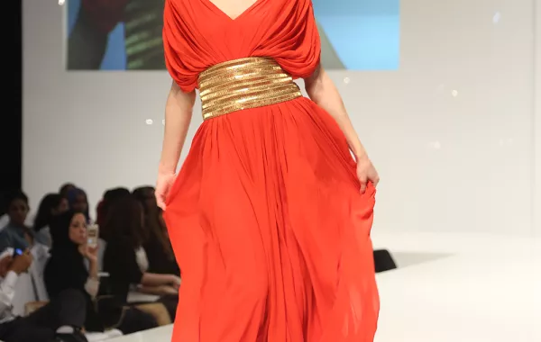 معرض العروس دبي: ألوان الربيع في تصميمات Divya Oswal