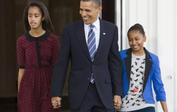 إلى من يرسل الرئيس Obama الرسائل الخاصة؟