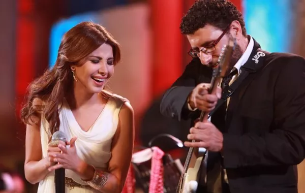معجب مهووس يقتحم حفلة نانسي عجرم في جرش