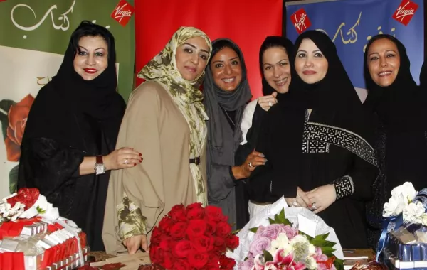 تدشين «بالشمع الأحمر» و«امرأة في كوكب الحب»!