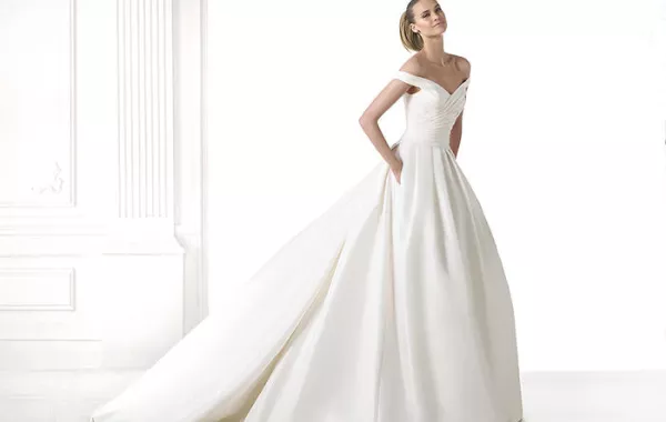 فساتين زفاف على طريقة أنجلينا جولي!