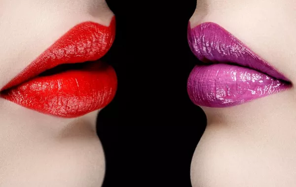 نصيحة خبيرة تجميل عالميّة لشفاه طاغية الأنوثة