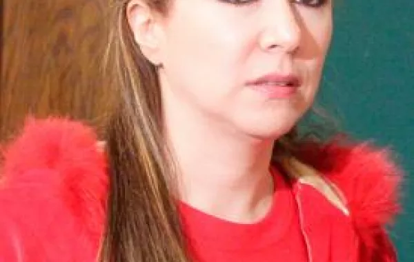 طوق نجاة والمذيعة المنفعلة!