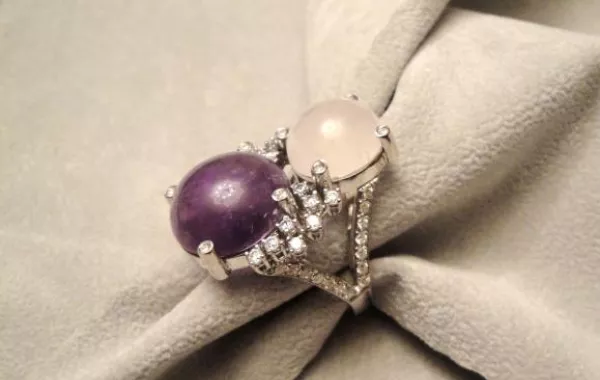 عرض مجوهرات إليزابيث تايلور في الرياض