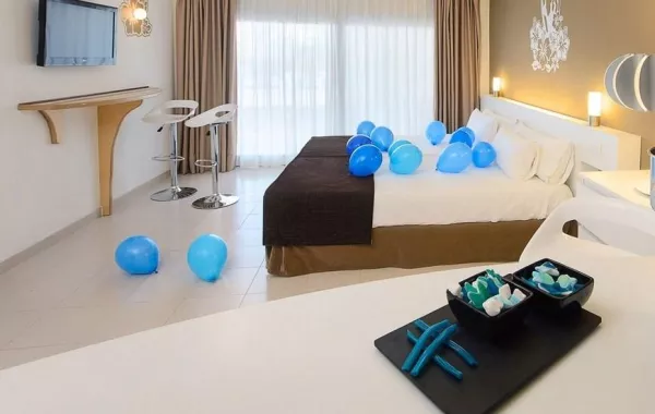 استلقي في أحضان "تويتر" بإسبانيا