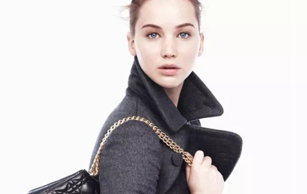 Jennifer Lawrence نجمة إعلانات "Dior" للخريف