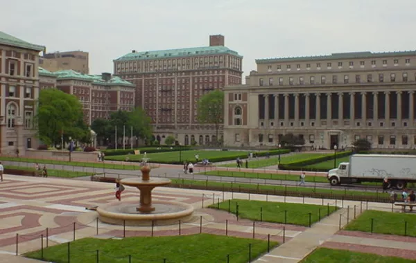 أول سعودية يتم انتخابها سيناتوراً للقانون بجامعة كولومبيا في نيويورك