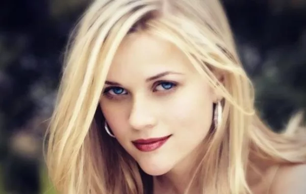 Reese Witherspoon في Happily Ever After