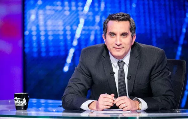 حرب فيسبوكية عقب عرض "البرنامج" لباسم يوسف