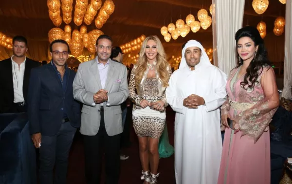 سوالف النجوم في خيمة أتلانتس بدبي