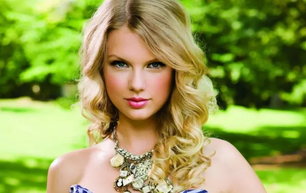 5 مستحضرات لمكياج الجميلة Taylor Swift!