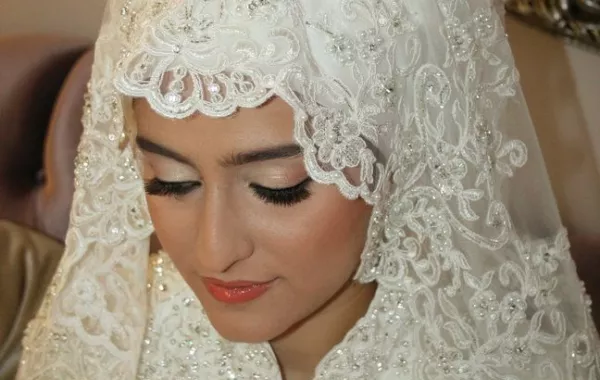 طرحات خاصّة بالعروس المحجّبة من Pinterest