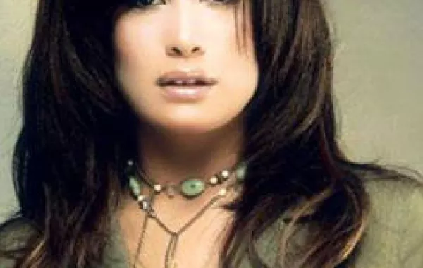 هند صبري:أخشى أن تتحول مصر وتونس إلى مأساة