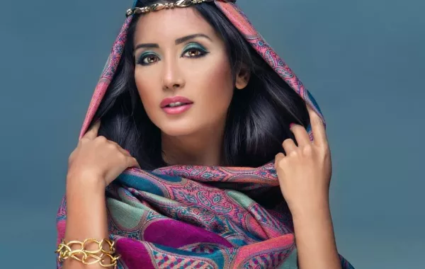 المكياج "الصامت" هو الأنسب لدعوة إلى إفطار رمضانيّ