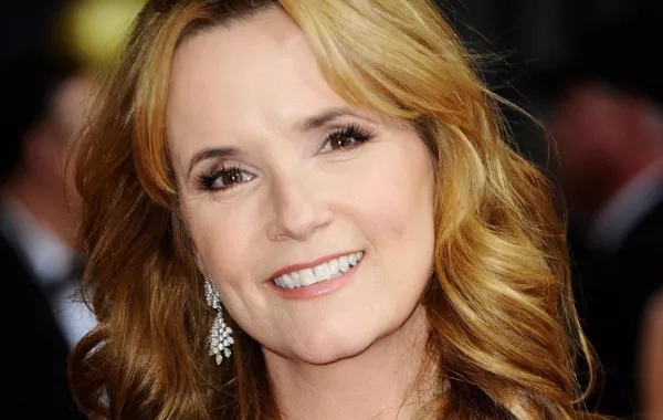 Lea Thompson تنضم الى فيلم Left Behind