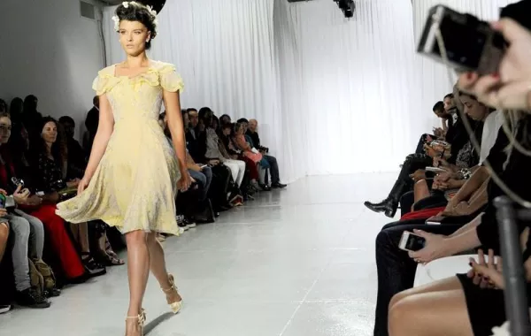 مجموعة Zac Posen لربيع 2014