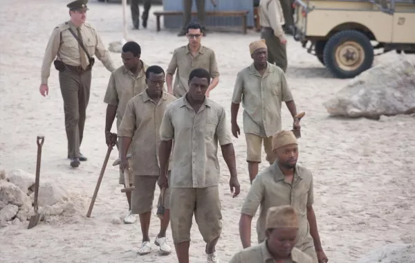 أفلام مهرجان دبي السينمائي العاشر (5)"مانديلا".. طريق طويل للحرية وللنضال