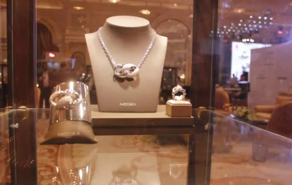 مجوهرات علي بن علي في معرض الفخامة في الرياض