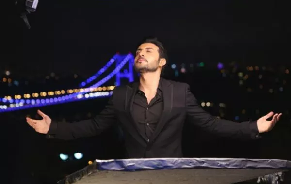 المهندس يروي "الحب والفراق" في كليب "أنا حنيت"