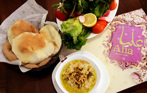 مسبّحة بالطحينة