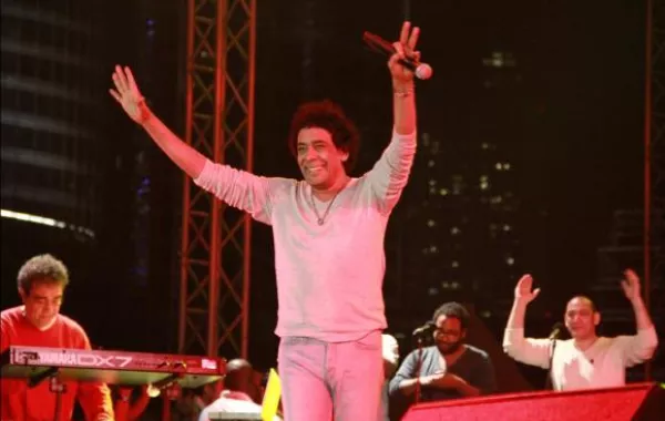 جمهور دبي: الكبير كبير بنحبك يا منير