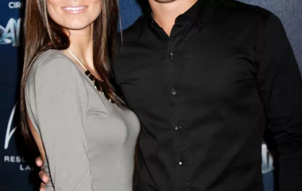 Matt Lanter  رجل متزوج.. ولمحة عن ثوب العروس