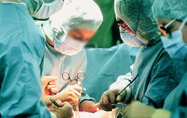 سيدة من عفيف تتعرض لخطأ طبي وتنتظر المساعدة