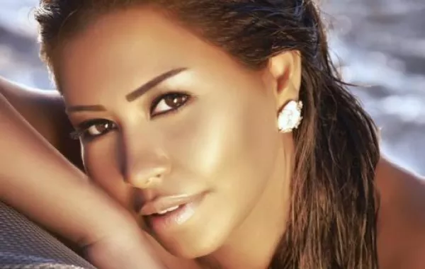 شيرين ترد وتكشف سبب الغاء مشاركتها في الحفل