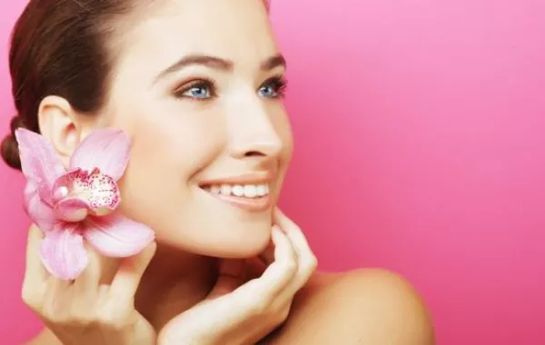 حيل لإطالة عمر مستحضرات التجميل