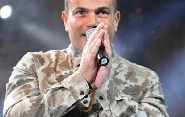 حفل عمرو دياب للرد على شائعة زواجه
