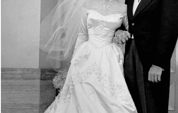 فساتين زفاف أيقونة الجمال Elizabeth Taylor