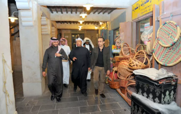 يوسف العماني يفتتح مهرجان سوق واقف في الدوحة