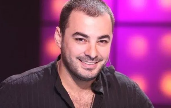 شادي اسود يرعى أبناء الشهداء  في سوريا