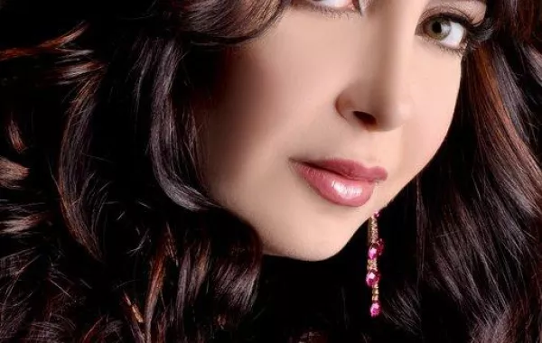 مع الإعلامية لبنى عسل مقدمة برنامج «الحياة اليوم»، الذي يعرض على الحياة الفضائية