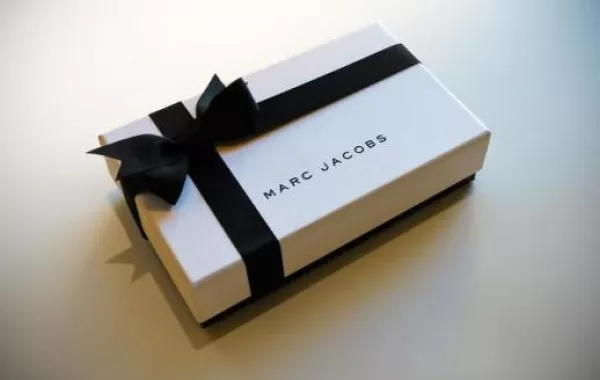 Marc Jacobs يعلن ولادة منتجاته التجميليّة